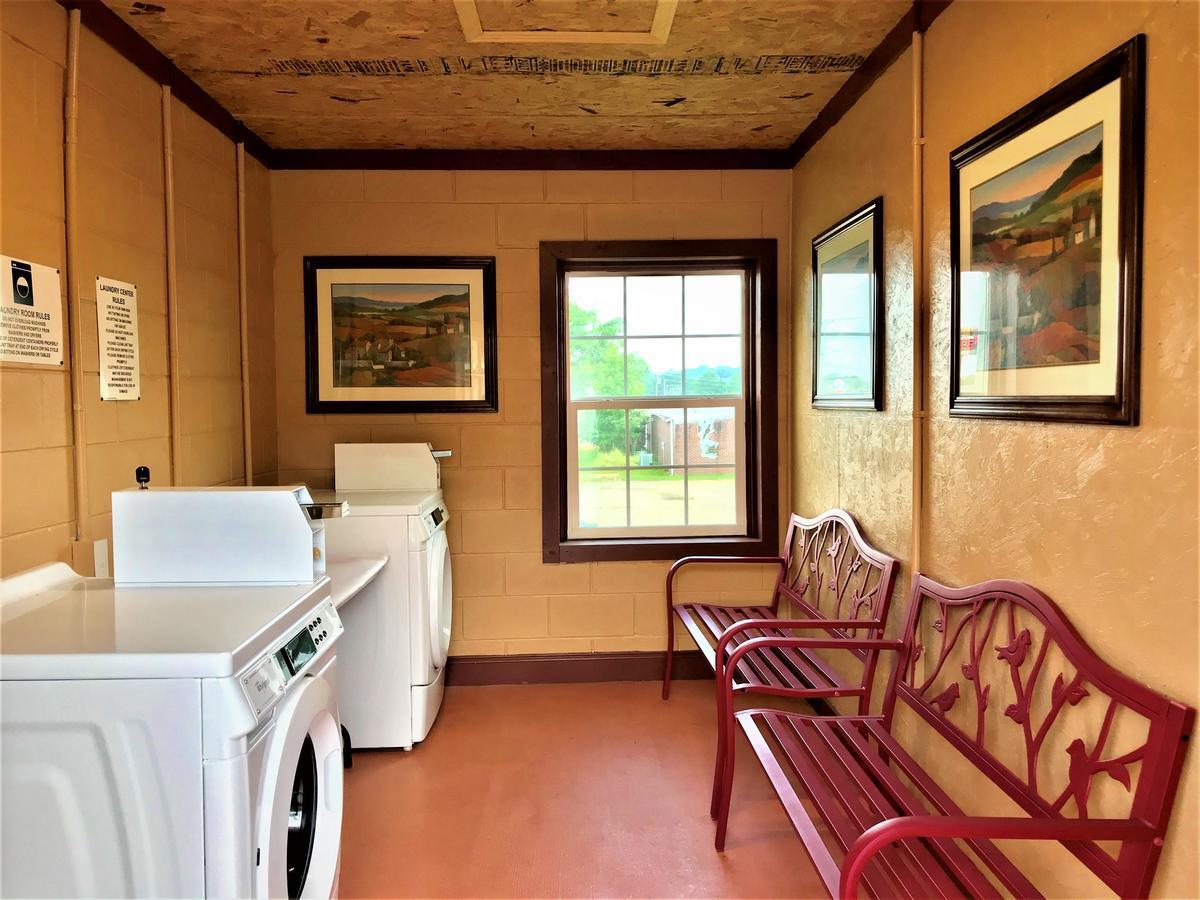 Star Plus Inn & Suites Selmer 外观 照片