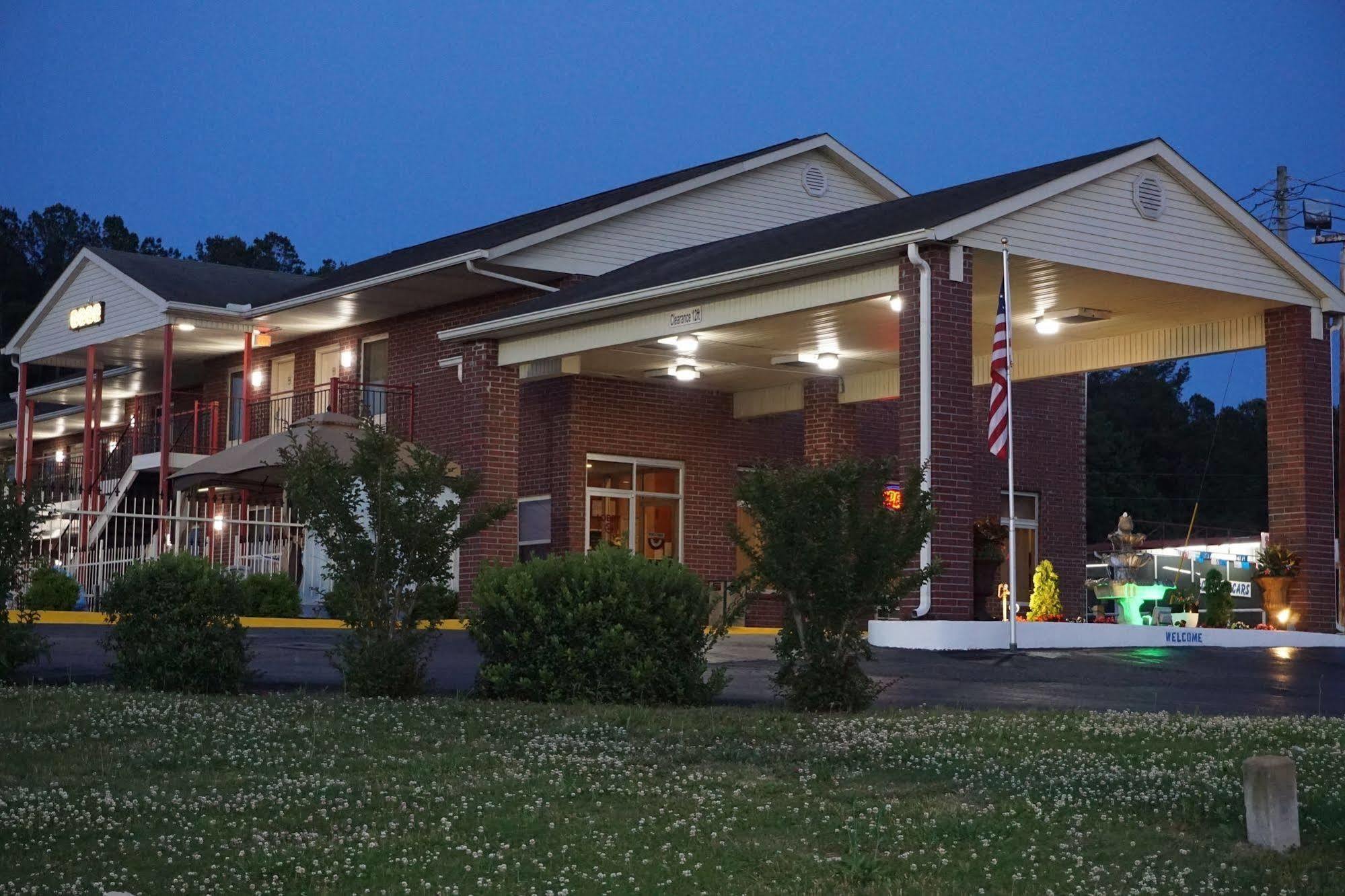 Star Plus Inn & Suites Selmer 外观 照片