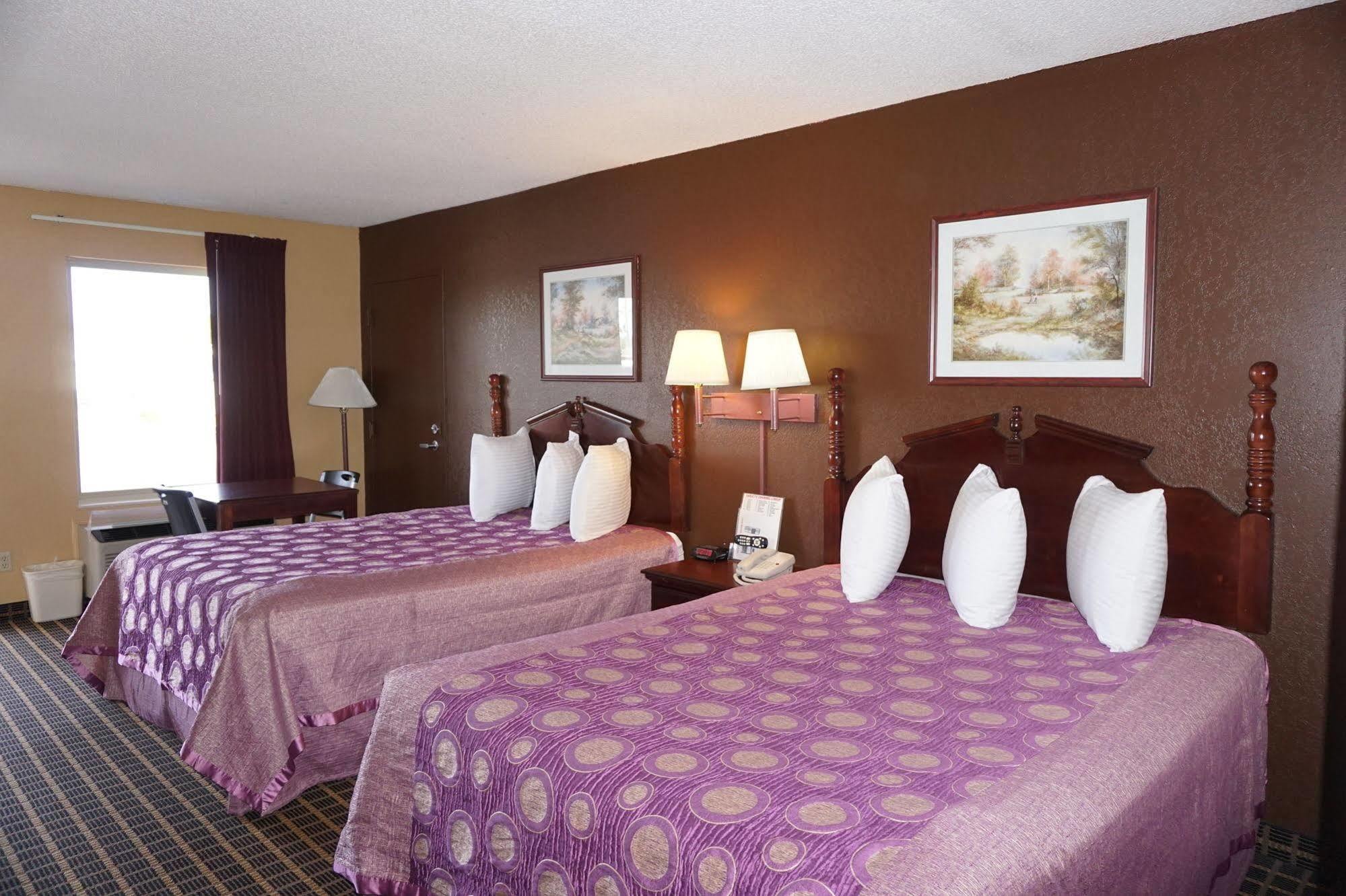 Star Plus Inn & Suites Selmer 外观 照片