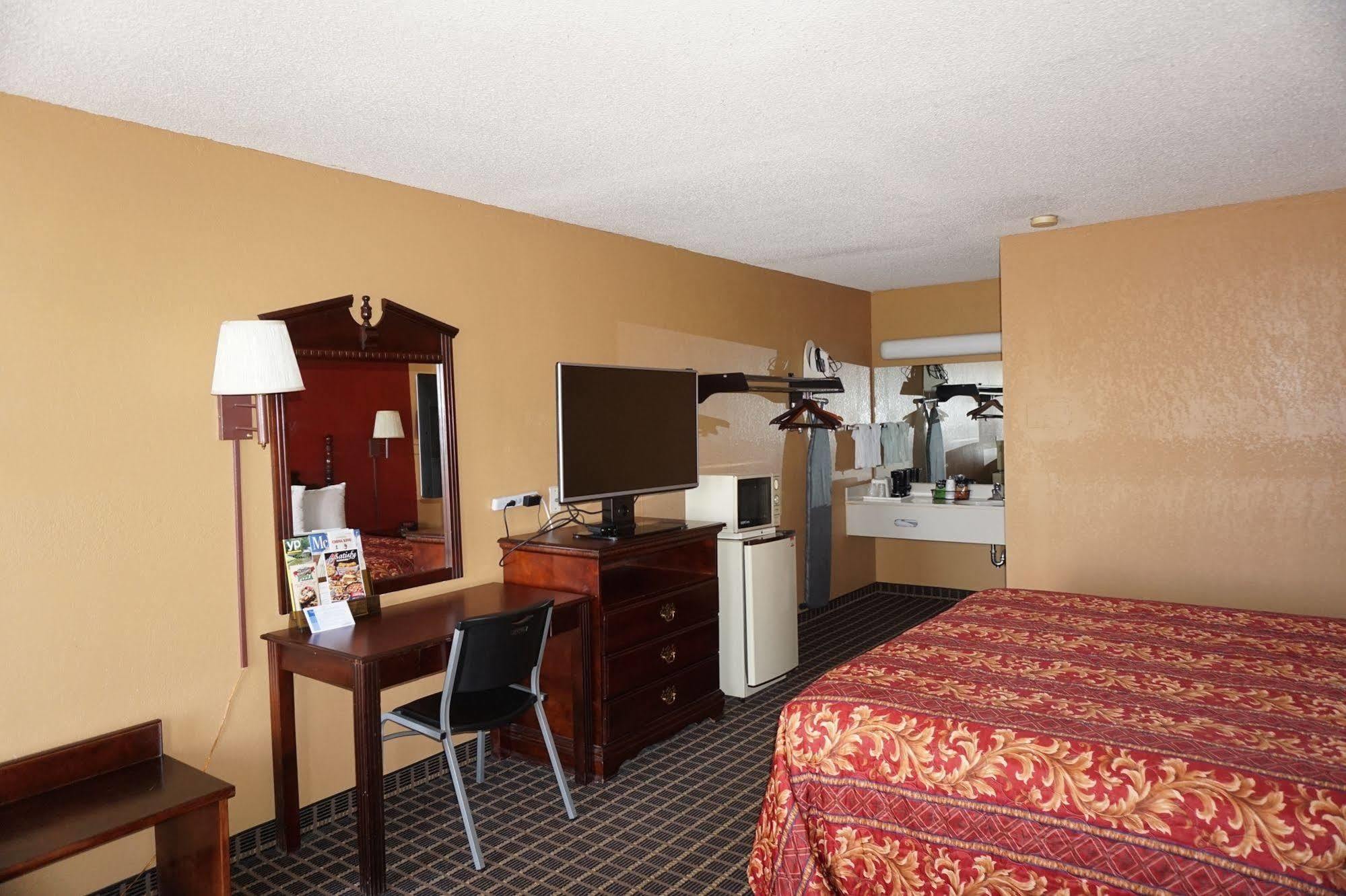 Star Plus Inn & Suites Selmer 外观 照片