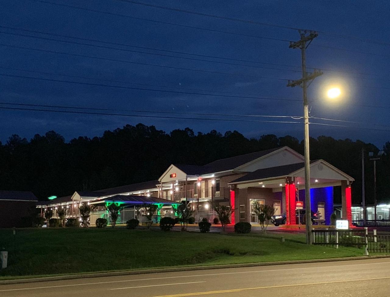 Star Plus Inn & Suites Selmer 外观 照片