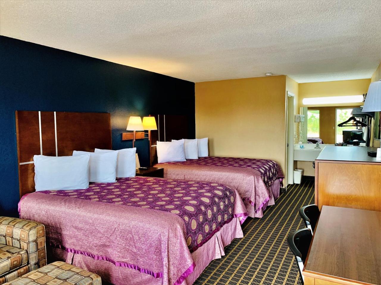 Star Plus Inn & Suites Selmer 外观 照片