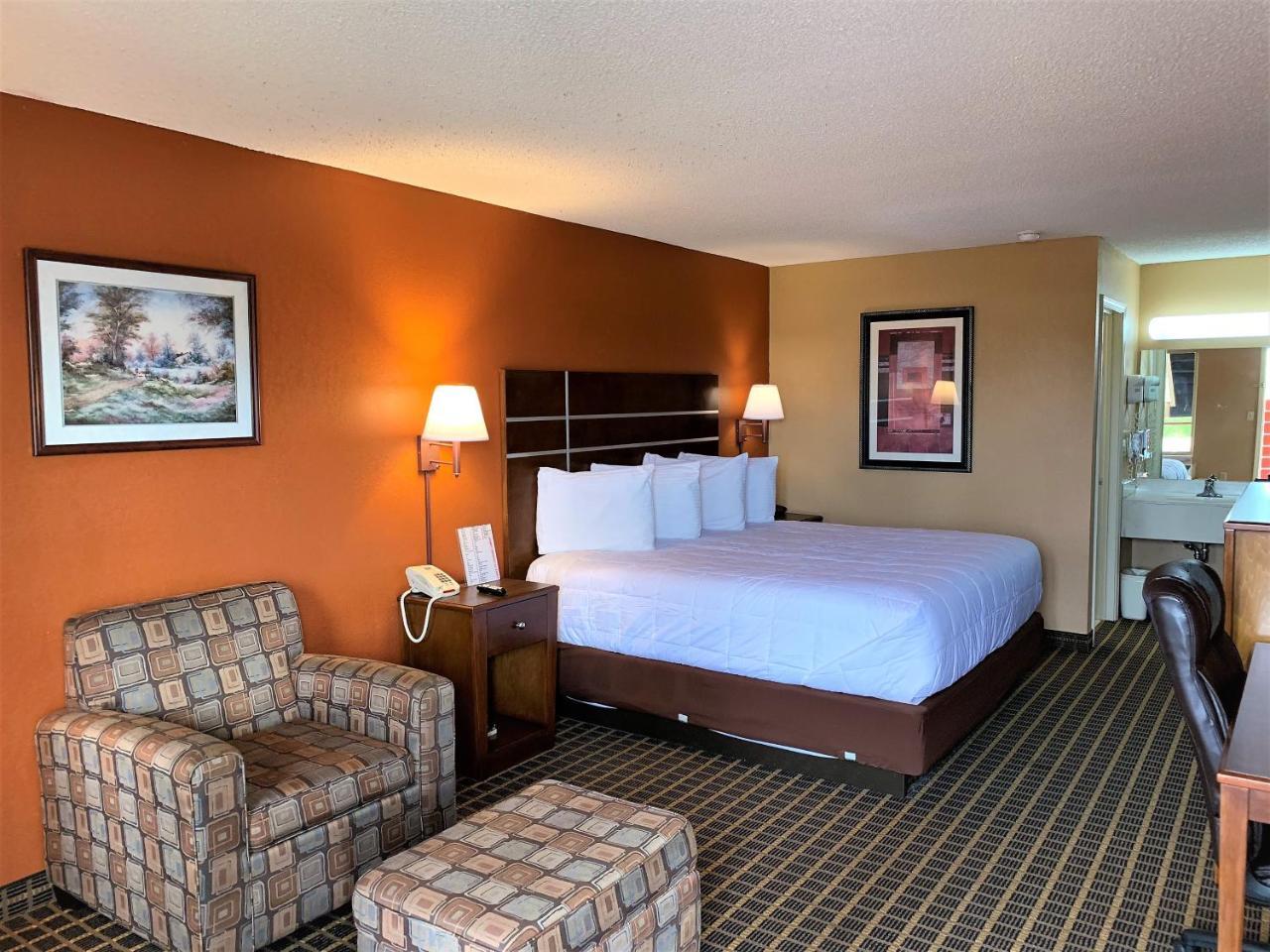 Star Plus Inn & Suites Selmer 外观 照片