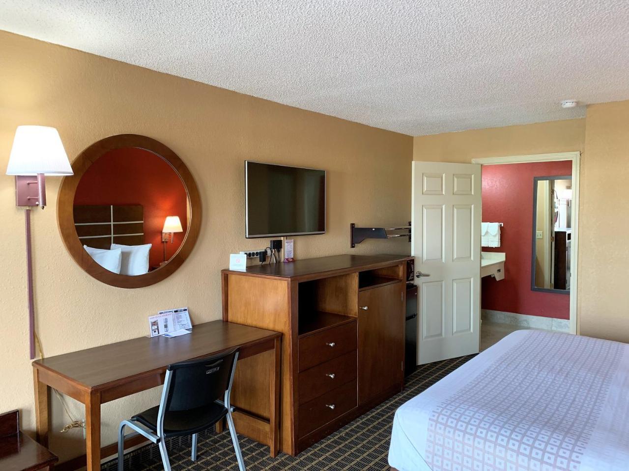 Star Plus Inn & Suites Selmer 外观 照片