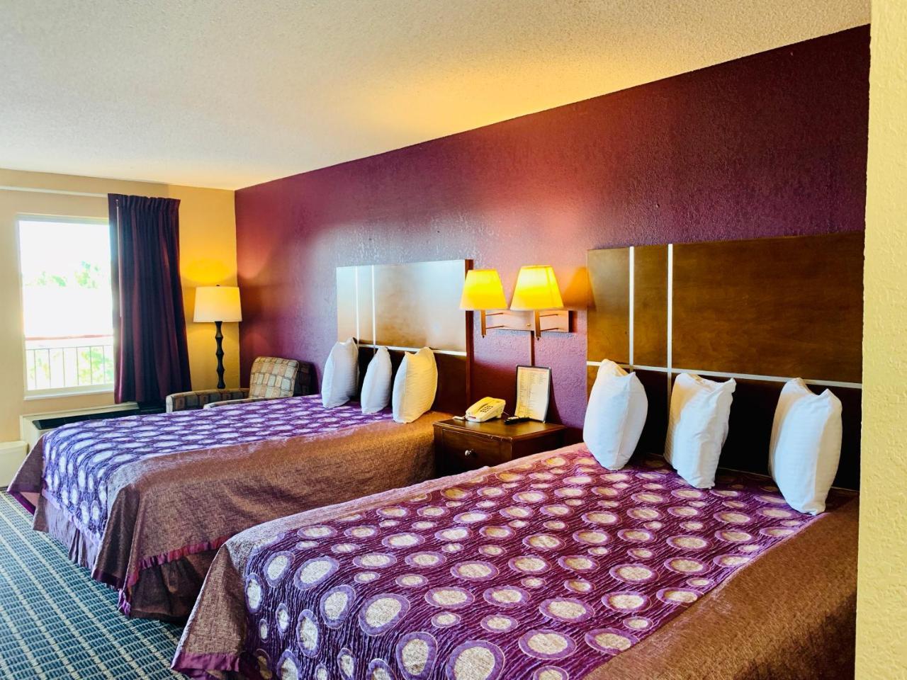 Star Plus Inn & Suites Selmer 外观 照片