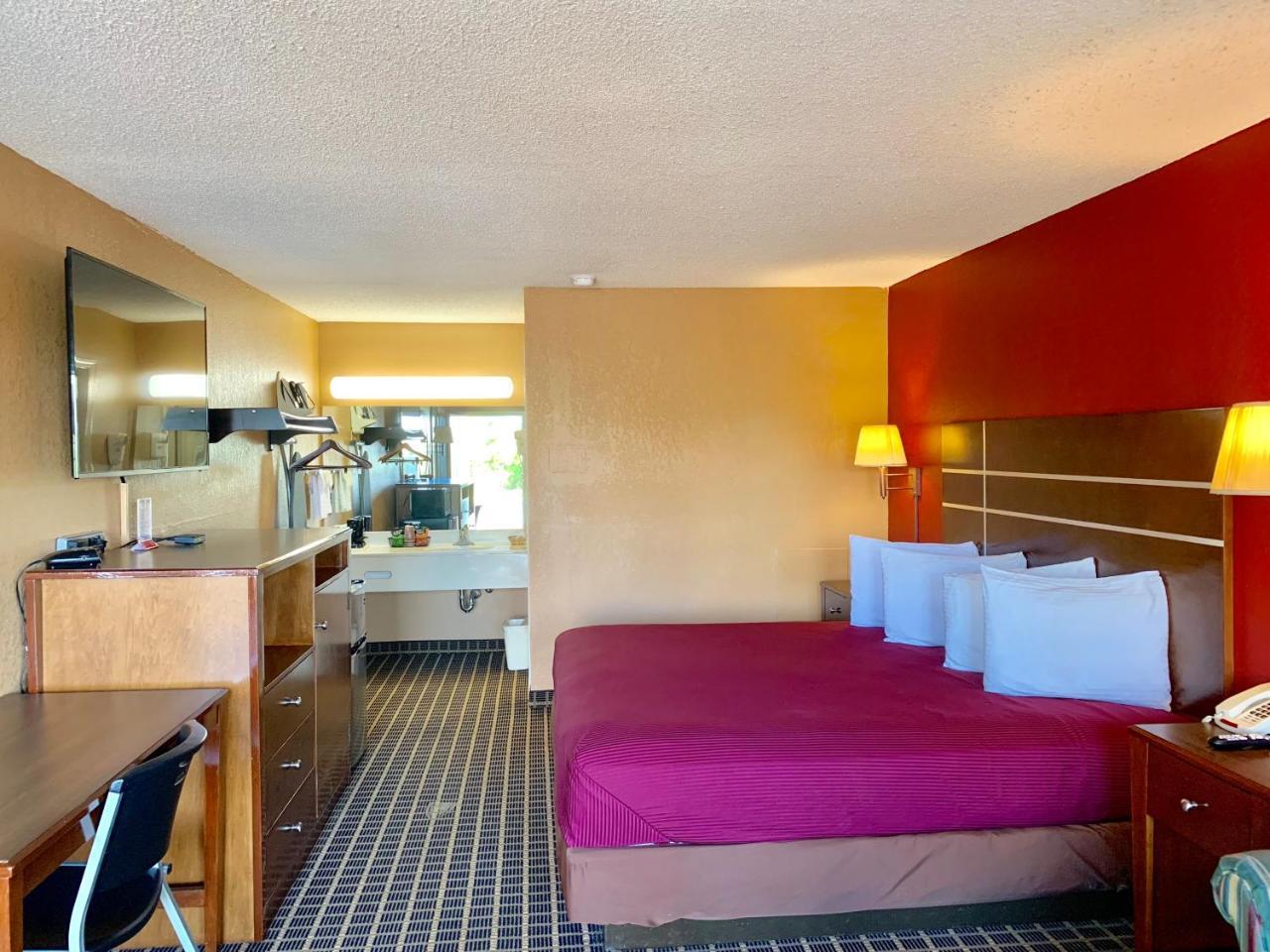 Star Plus Inn & Suites Selmer 外观 照片