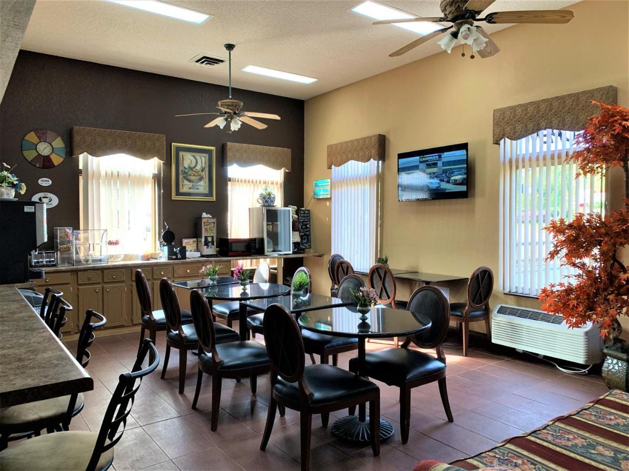Star Plus Inn & Suites Selmer 外观 照片