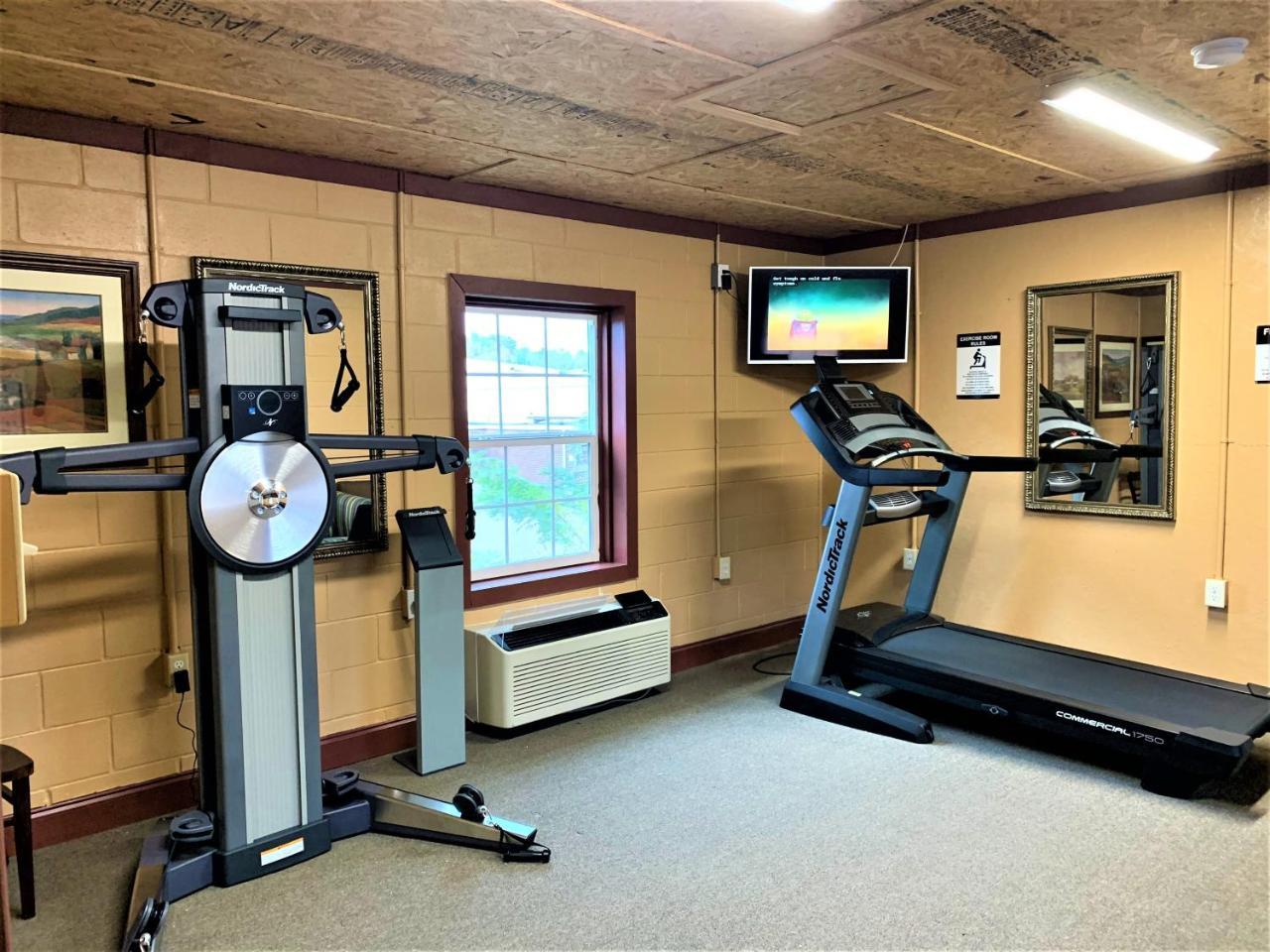 Star Plus Inn & Suites Selmer 外观 照片