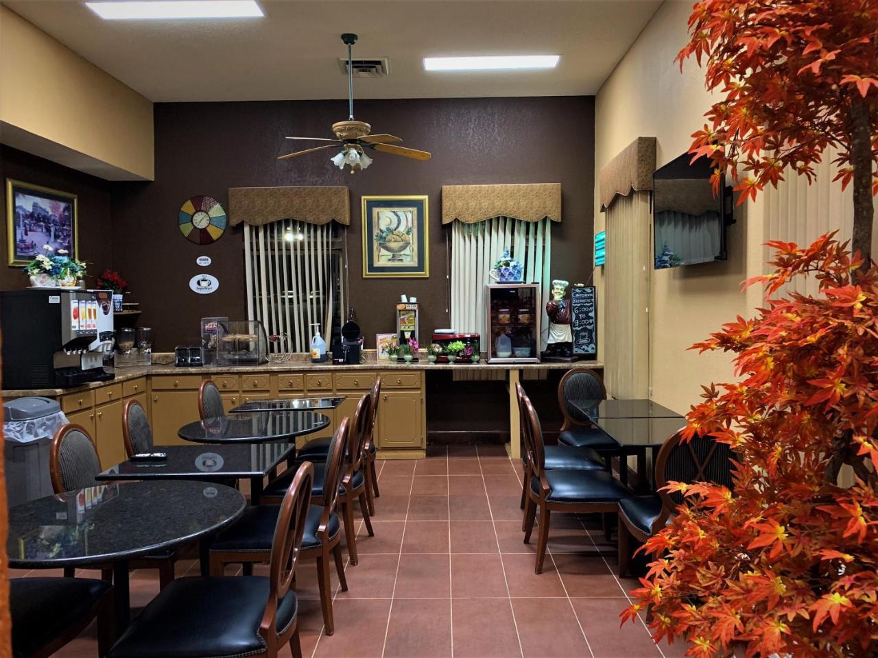 Star Plus Inn & Suites Selmer 外观 照片