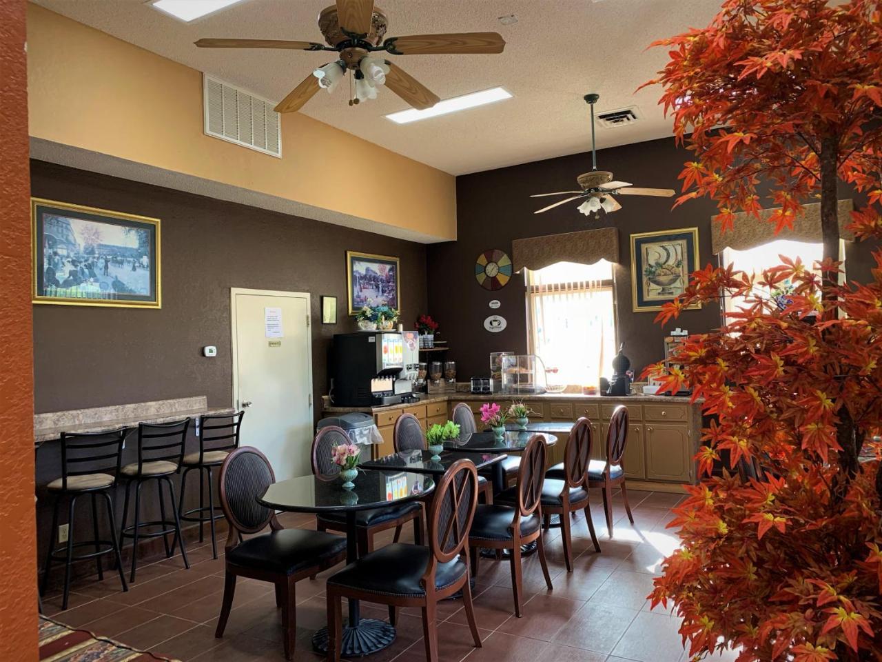 Star Plus Inn & Suites Selmer 外观 照片