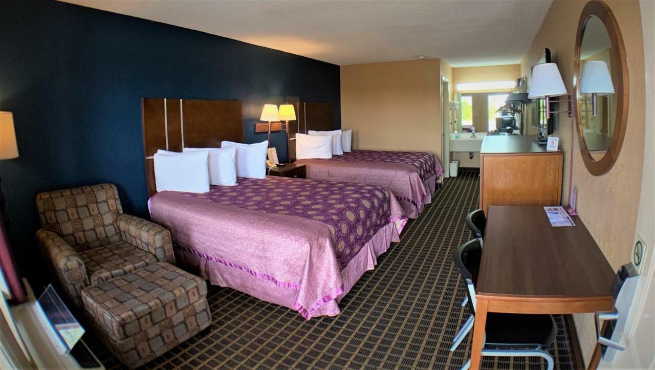 Star Plus Inn & Suites Selmer 外观 照片
